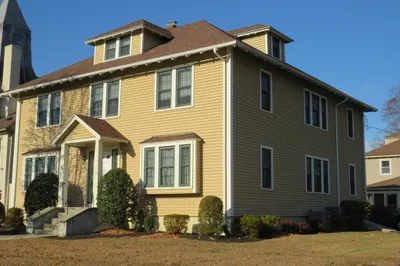 36 Saint George Ave #2