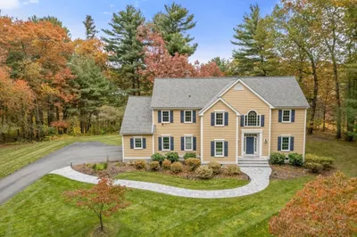 34 Christopher Ln