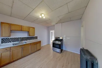 569 Norfolk Street #3