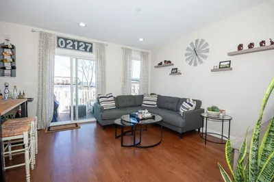 322 Athens St #5