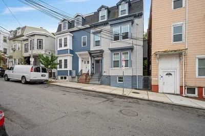 5 Monmouth St