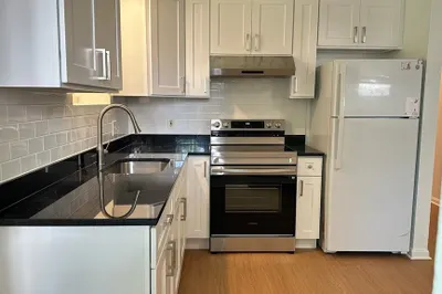 60 6th Ave #1