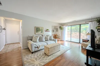 18 Shrewsbury Green Dr #C 1