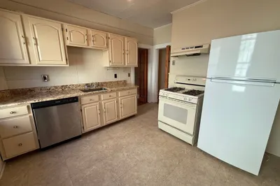 8 Hastings St #2 1