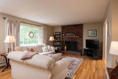 141 Old Oaken Bucket Rd 1
