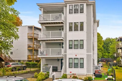 88 Wales St #3