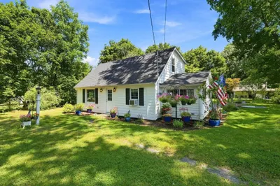 227 New St