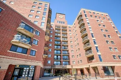 15 N Beacon St #1010