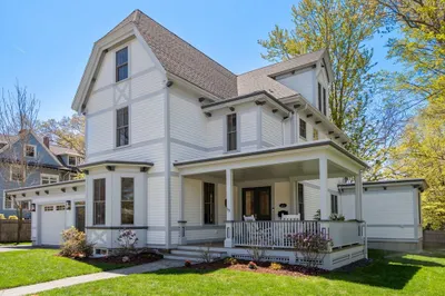 15 Sterling St