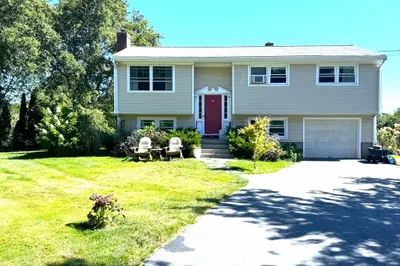 906 Mitchells Lane 1