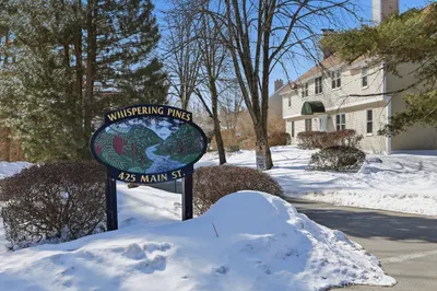 425 Main Street #20D 1