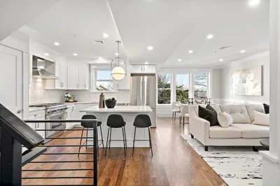 19 Fenwick St #2