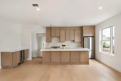 60 Franklin St #2 1