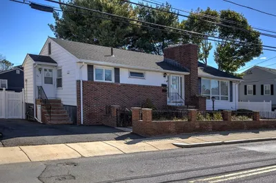 26 Newhall St