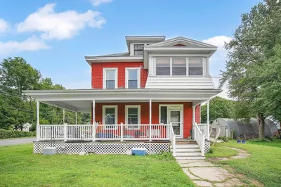 8 Hartford St 1