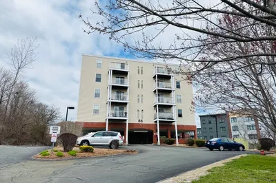 86 E Howard St #302 1