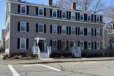 37 Bartlett St #1