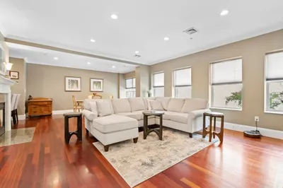 440 Commercial Streeet St #201