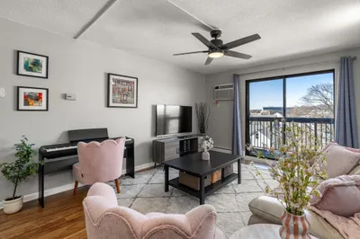 10 Williams St #45