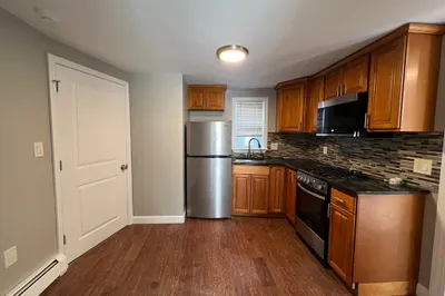 60 Tudor St #1R