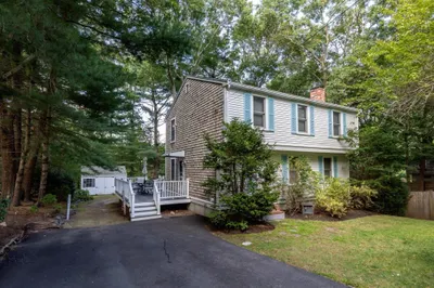 11 Lantern Ln 1