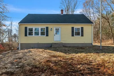 15 Nash Hill Rd