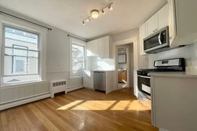 328 Beacon St #2R