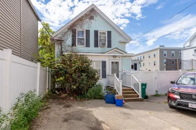 82 Franklin St