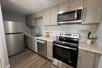 11 Gibbs St #F85 1