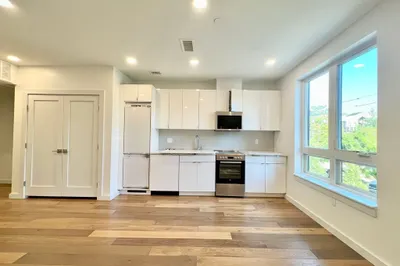 97 Elmwood #201