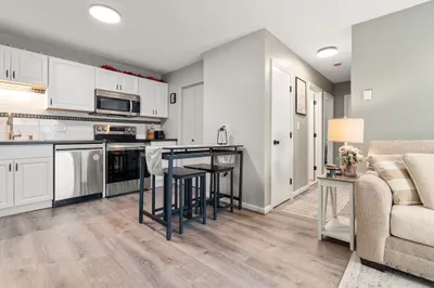 8 Lafayette Park #7 1