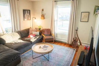 4 Tyndale St #2