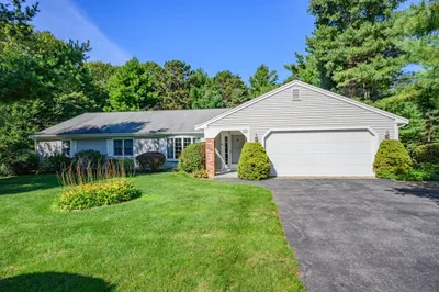 87 Foxglove Rd 1