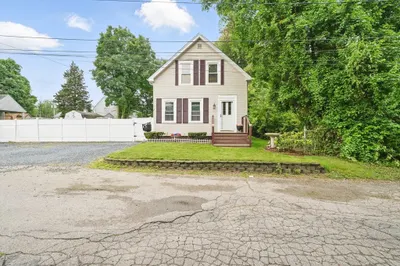 6 Hart Ave
