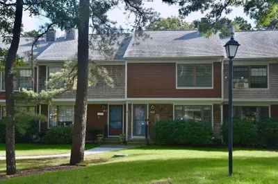 195 Falmouth Rd #15D 1