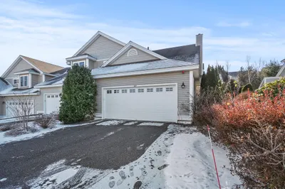 827 Ledgewood Way #827