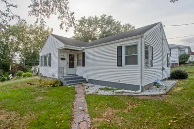 62 Mayfair Ave 1