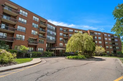 210 Nahanton St #219 1