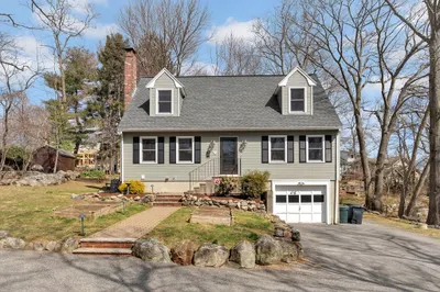 9 Hillcrest Street