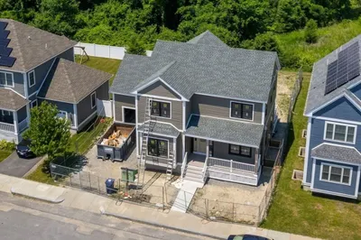 35 Senator Bolling Cir 1
