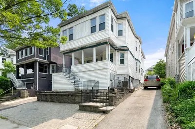 281 Alewife Brook Pkwy 1