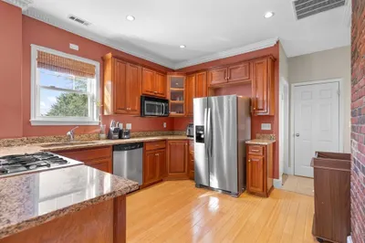 41 Standish St #3