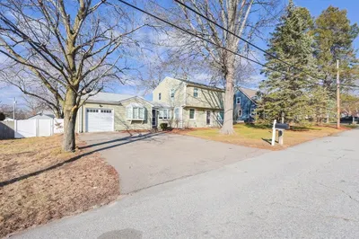 23 Bretton Woods Dr 1