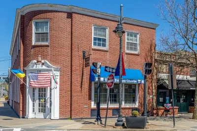 338 Main St 1