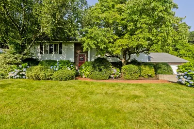 158 Central Park Dr 1