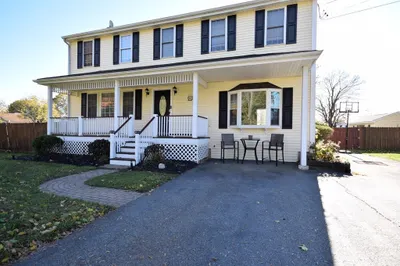 7 Farm St 1