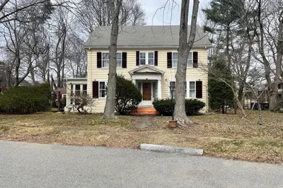 125 Nehoiden Rd
