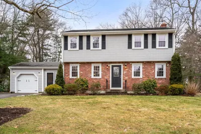 15 Ticonderoga Ln 1