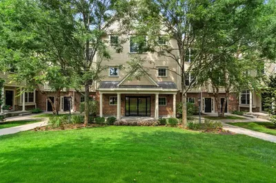 142 Bigelow St #203 1