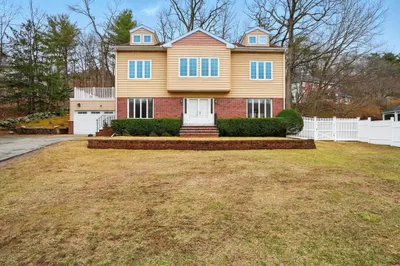 202 Totten Pond Road 1